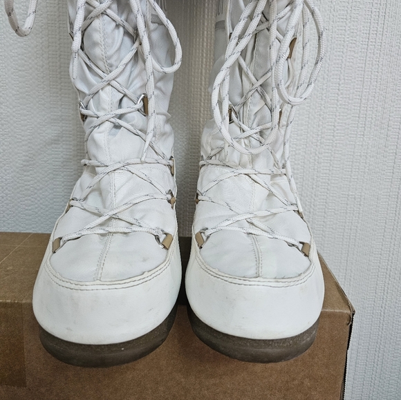 Moon Boot Tall White Monaco With Faux Fur-Trim - Picture 12 of 12